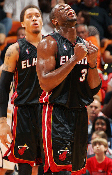 捧起冠军奖 捧起冠军奖